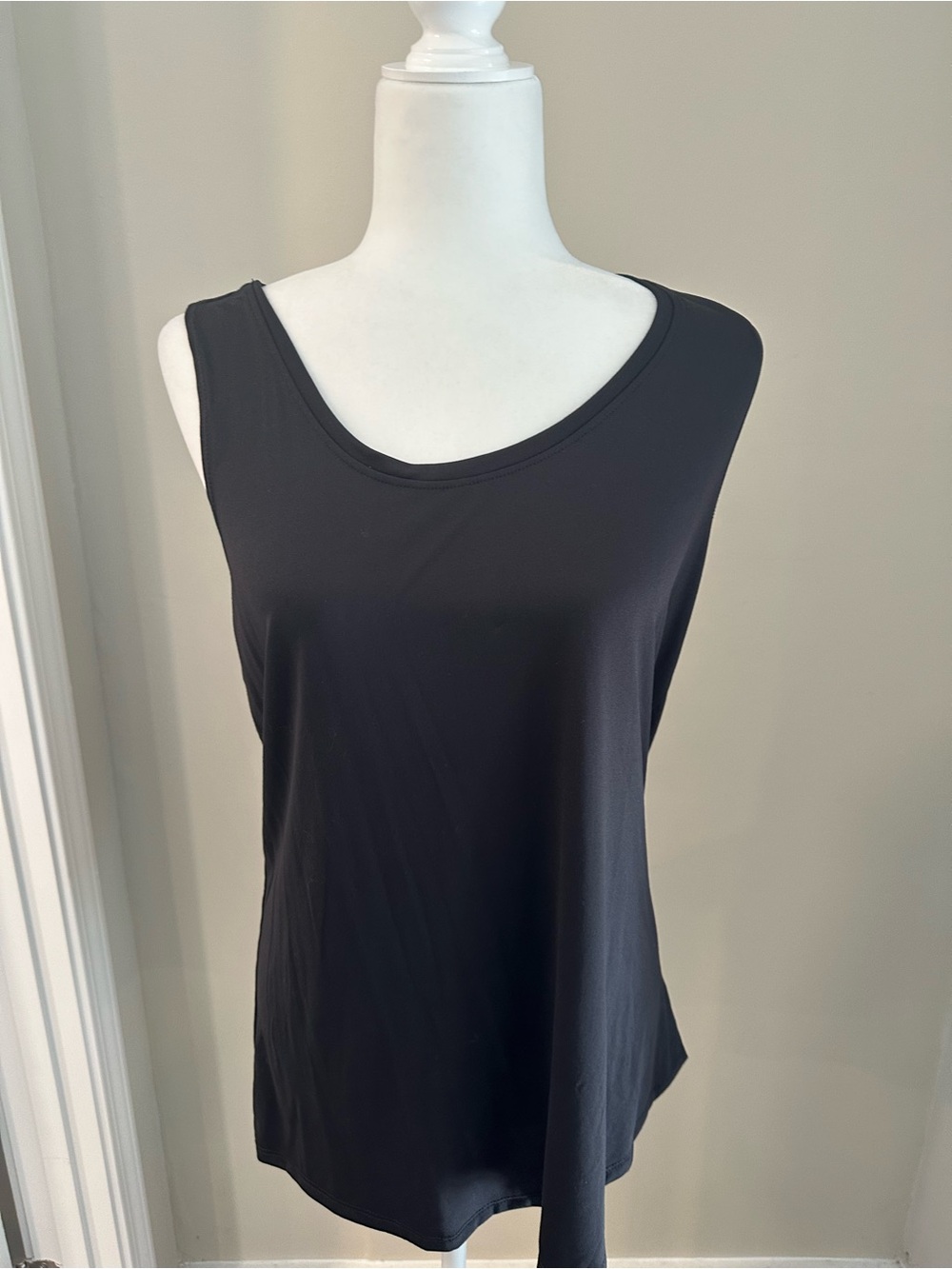 Athletic Works Black Scoop-Neck Women's Tank Top